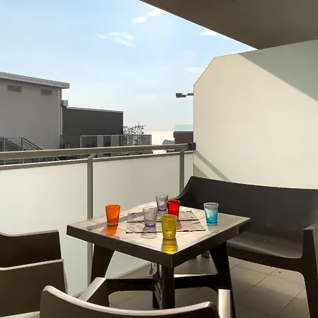 Elegant Retreat In Lignano リニャーノ・サッビアドーロ