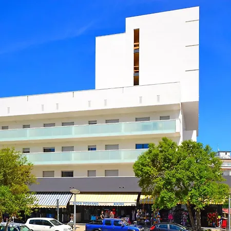 Elegant Retreat In Lignano アパート *